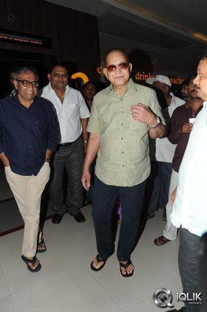 Krishna-and-Vijaya-Nirmala-at-Aagadu-Movie-Preview-Show